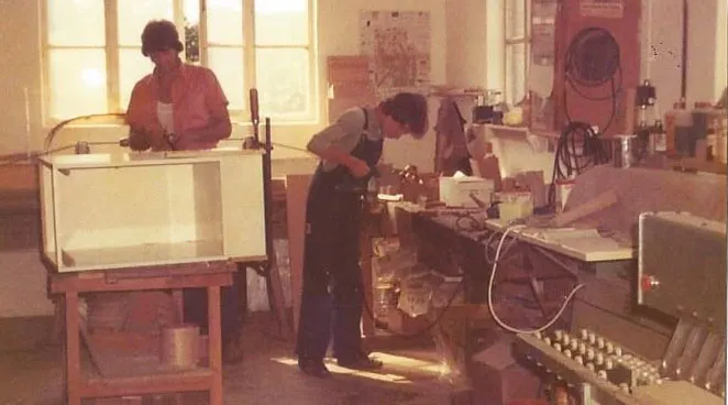 Schreiner beim Arbeiten in den 1990er Jahren