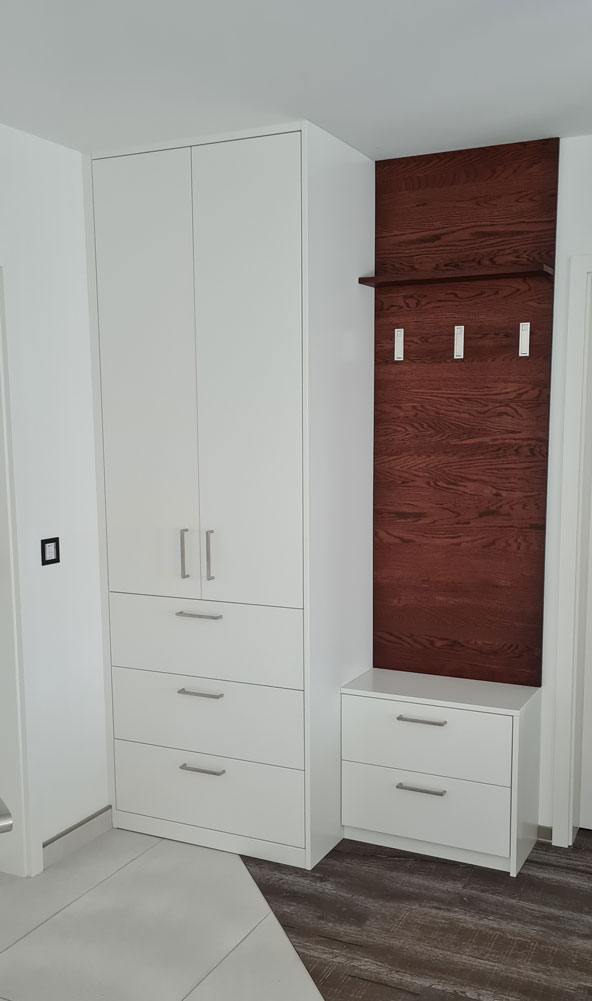 Galeriebild - Garderobe weiß lackiert